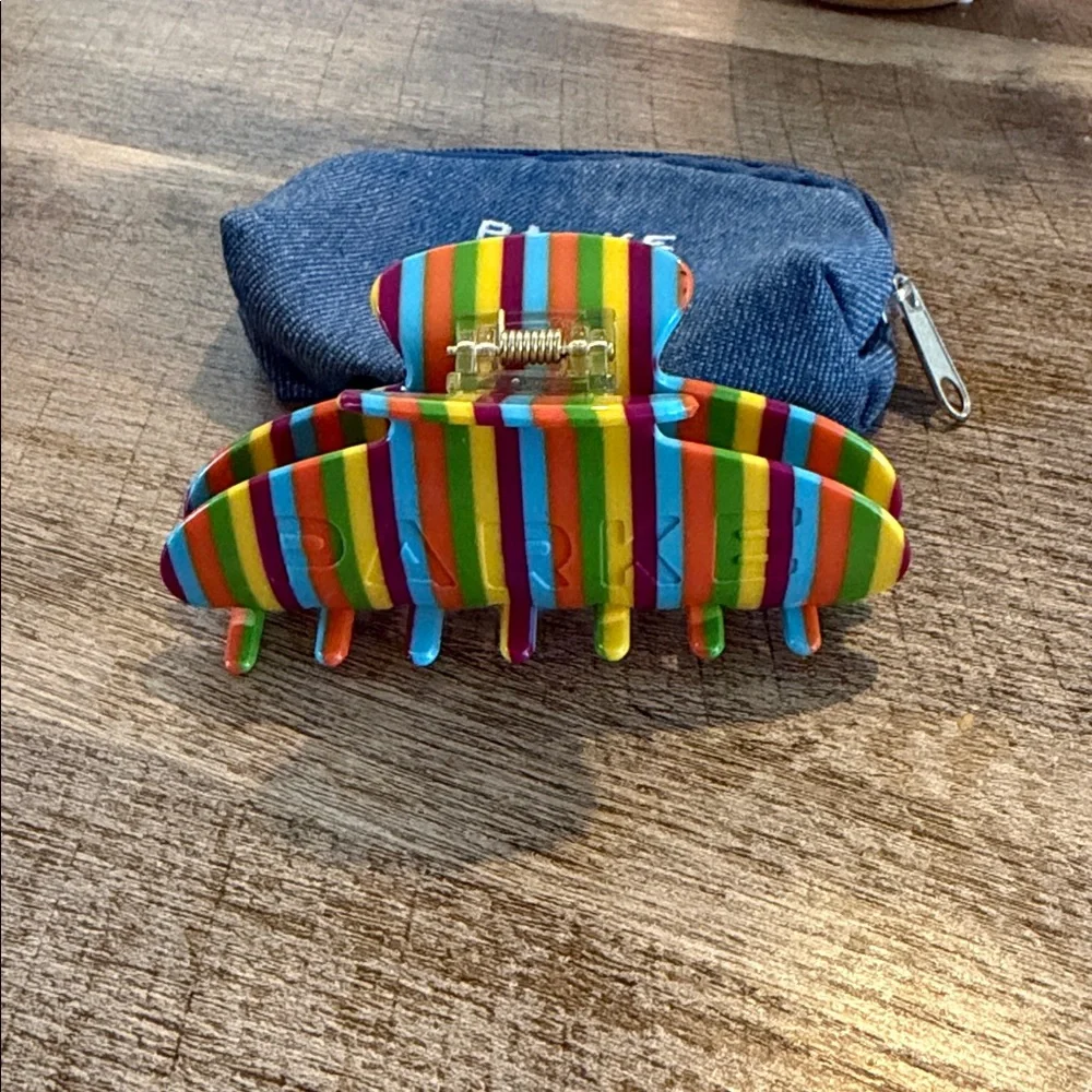 Parke Claw Clip NWT - Picture 3 of 3